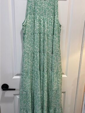 Entro Green Floral Tiered Maxi Dress